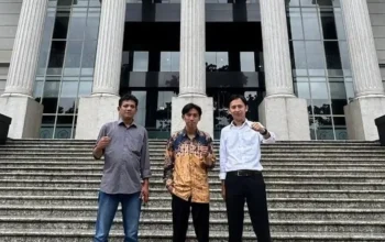 Gaji Guru Cuma 139 Ribu, Anggaran Makan Gratis Digugat ke MK